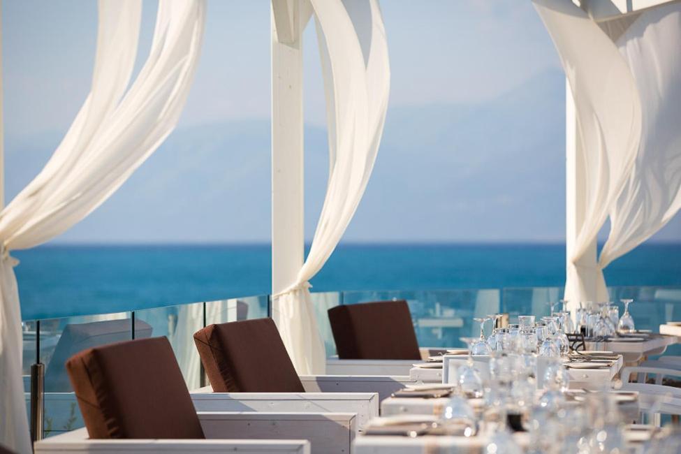Mareblue Beach Agios Spyridon  ภายนอก รูปภาพ