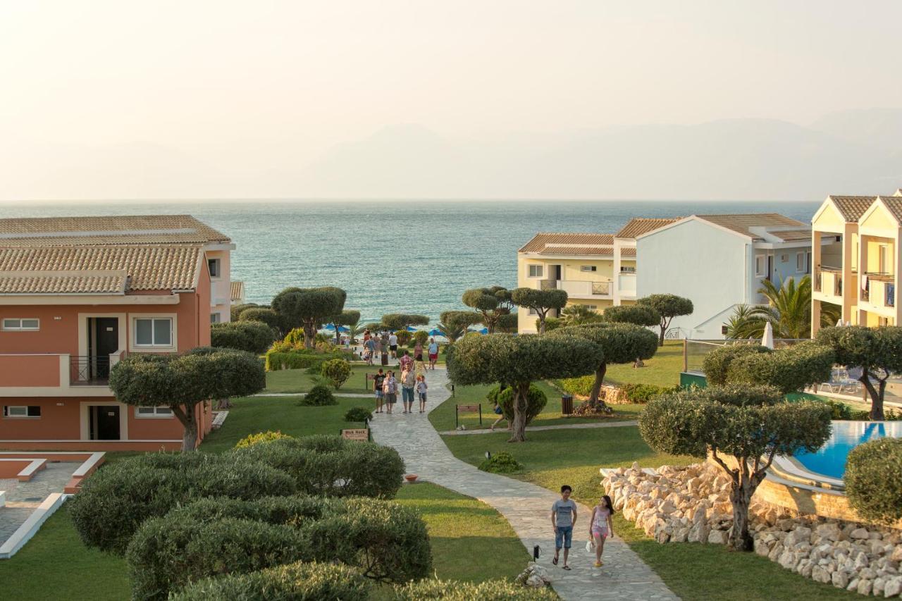 Mareblue Beach Agios Spyridon  ภายนอก รูปภาพ